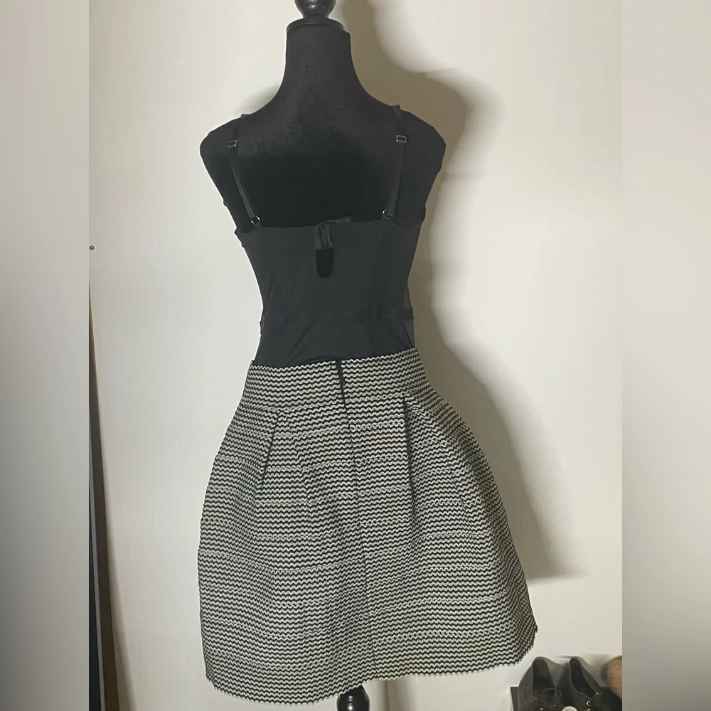 2 piece top and skirt set - Picture 2 of 2